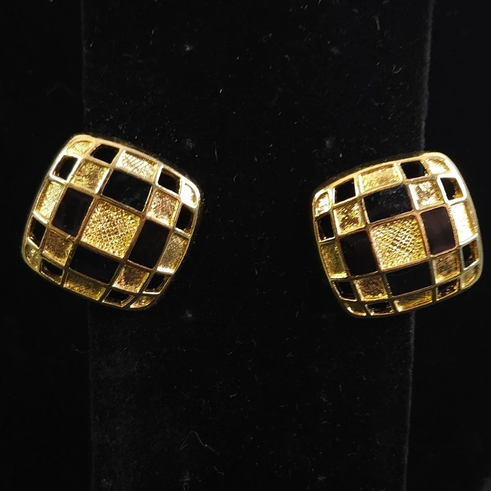 ELEGANT VTG 80'S COUTURE BLACK ENAMEL ART DECO STYLE GOLDEN SQUARE CLIP EARRINGS